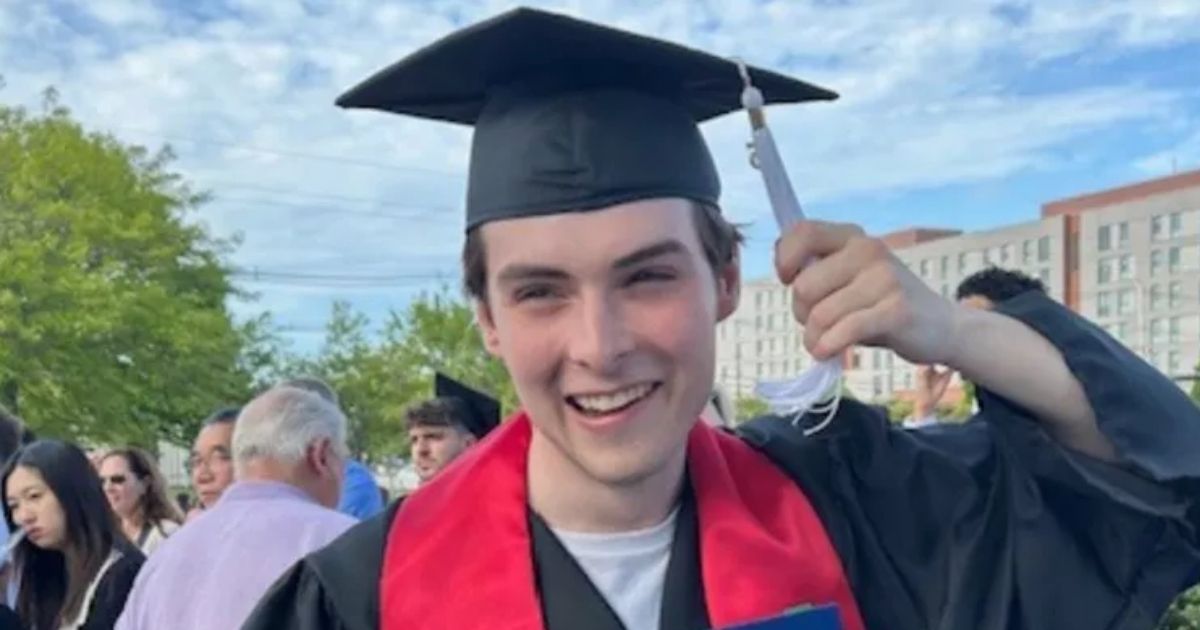 copy of articles thumbnail 1200 x 630 91.jpg - 22-Year-Old Dies from Peanut Allergy Days After Graduation: 'Had His Whole Life Ahead of Him'