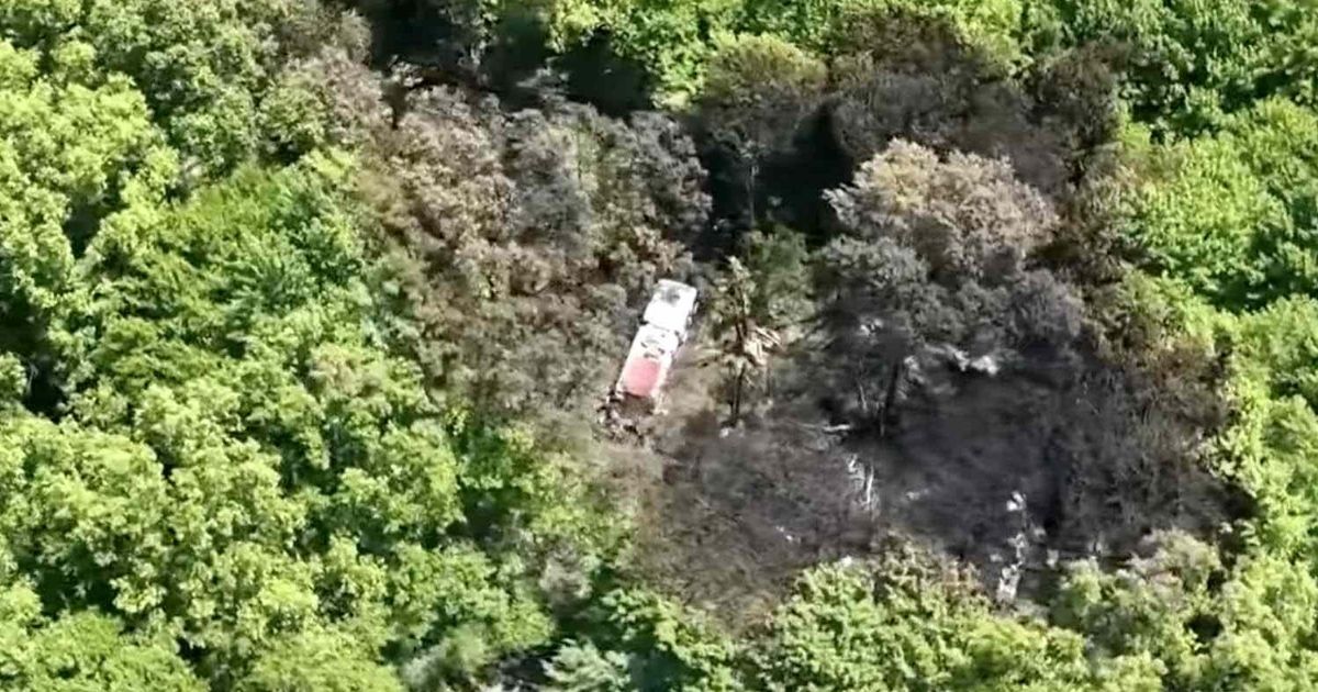 copy of articles thumbnail 1200 x 630 2025 07 01t112331 309.jpg - 6 Dead After Small Plane Crashes in Ohio Neighborhood Just Minutes After Takeoff