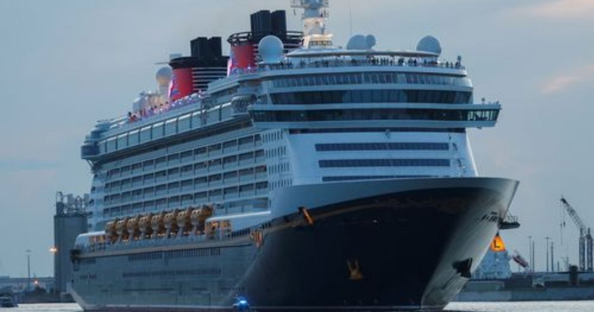 copy of articles thumbnail 1200 x 630 2025 07 01t142900 760.jpg - Father Jumps Overboard To Save Daughter After She Fell From Disney Cruise Ship