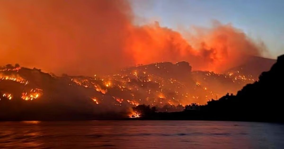 copy of articles thumbnail 1200 x 630 2025 07 03t213128 363.jpg - Rapidly Spreading Wildfire Triggers Mass Evacuations of Tourists, Hotels, and Homes