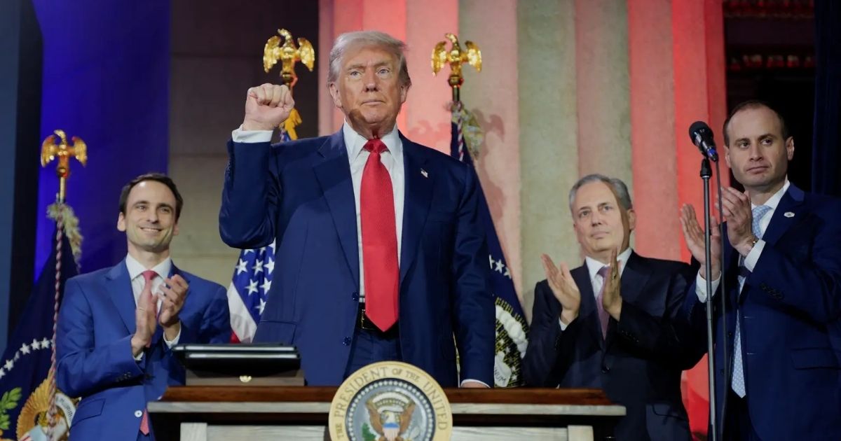 copy of articles thumbnail 1200 x 630 2025 07 25t164513 217.jpg - Trump signs executive order forcing homeless off America’s streets