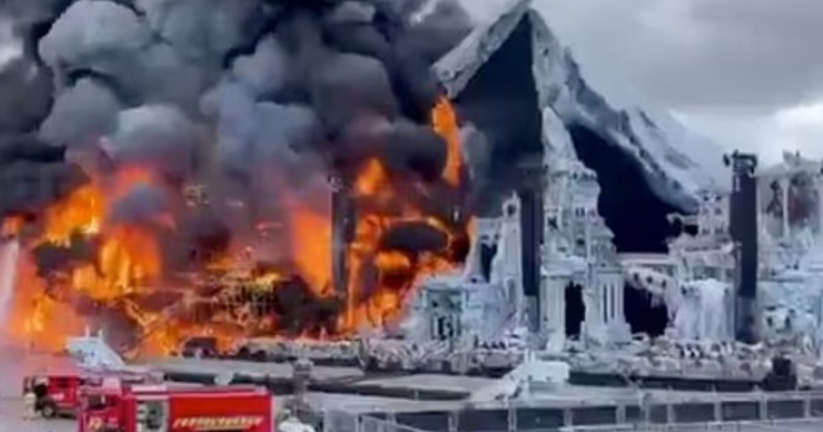 copy of articles thumbnail 1200 x 630 95 4.jpg - Tomorrowland Stage Goes Up in Flames and Is Destroyed by Inferno Right Before Festival Kicks Off