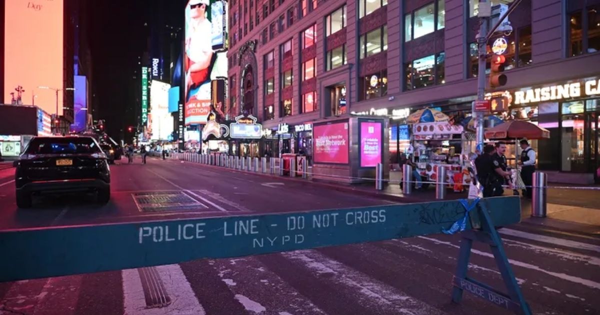 copy of articles thumbnail 1200 x 630 100 3.jpg - Multiple People Injured in New York City’s Times Square After Gunman Opens Fire