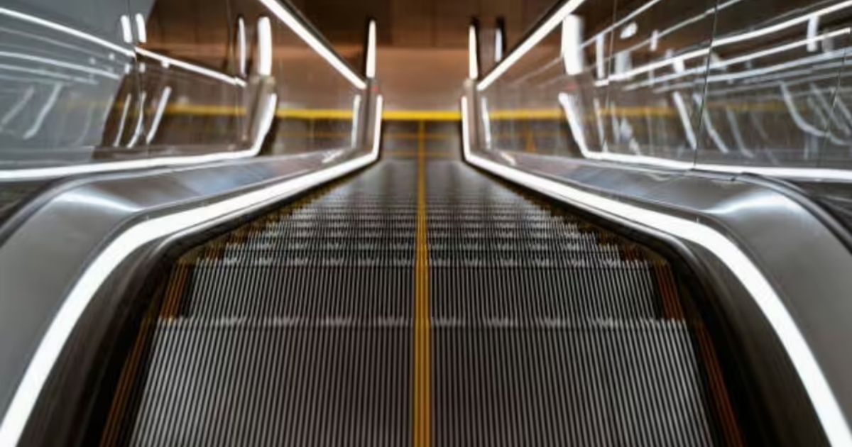 copy of articles thumbnail 1200 x 630 2025 08 26t143331 843.jpg - Parents' Worst Nightmare Comes to Life as 2-Year-Old Son’s Arm Ripped off by Shopping Center’s Escalator