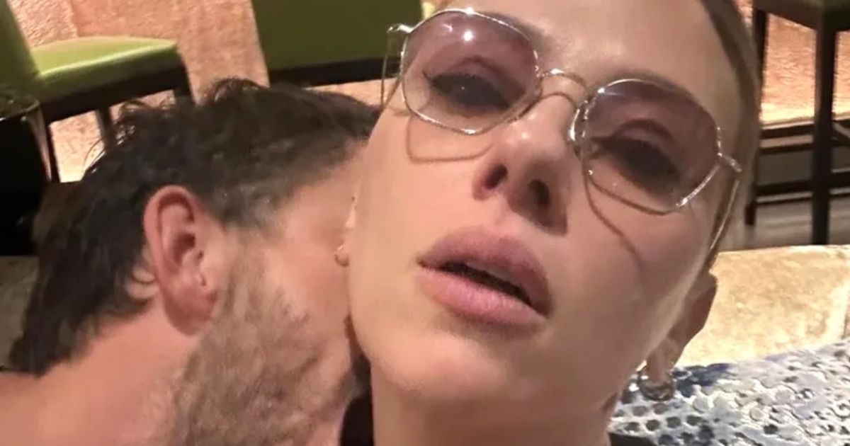 copy of articles thumbnail 1200 x 630 2025 08 27t141445 532.jpg - ‘Utterly Shameful’- Scarlett Johansson and Jonathan Bailey Face the Heat As They Further Their Platonic PDA with Playful Neck-Bite Photo