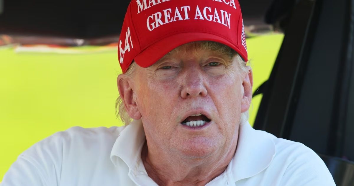 copy of articles thumbnail 1200 x 630 2025 09 01t011643 228.jpg - Trump's Golfing Motorcade Greeted with 'Middle-Finger' Salute As President Seen in Public After Four Days