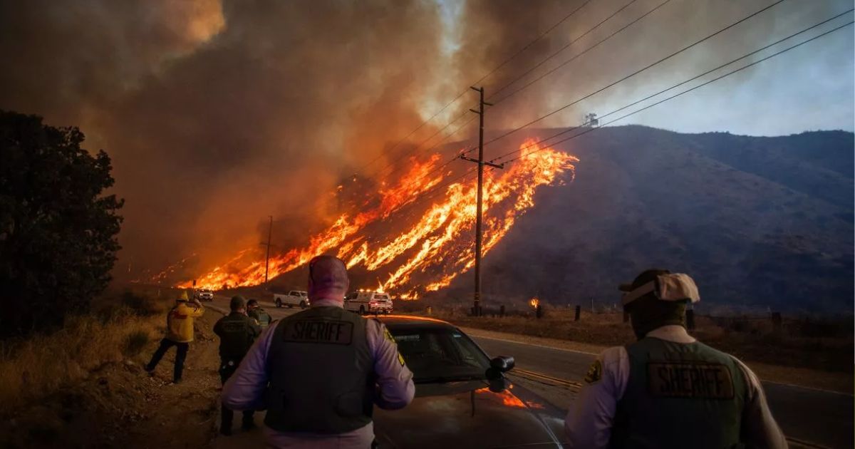 copy of articles thumbnail 1200 x 630 2025 09 05t111515 514.jpg - Fast Fast-Moving Wildfire Sweeps Through Historic Gold Rush Town in California as 50,000 Evacuated