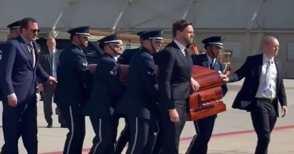 copy of articles thumbnail 1200 x 630 2025 09 12t130522 814.jpg - JD Vance transports Charlie Kirk’s body home in touching tribute to pal who took him from Trump skeptic to champion