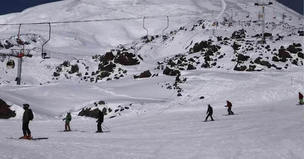copy of articles thumbnail 1200 x 630 2025 09 16t220235 668.jpg - 3 DEAD, 9 Injured, and 25 Stranded in Horrifying Chairlift Disaster at Popular Mountain top