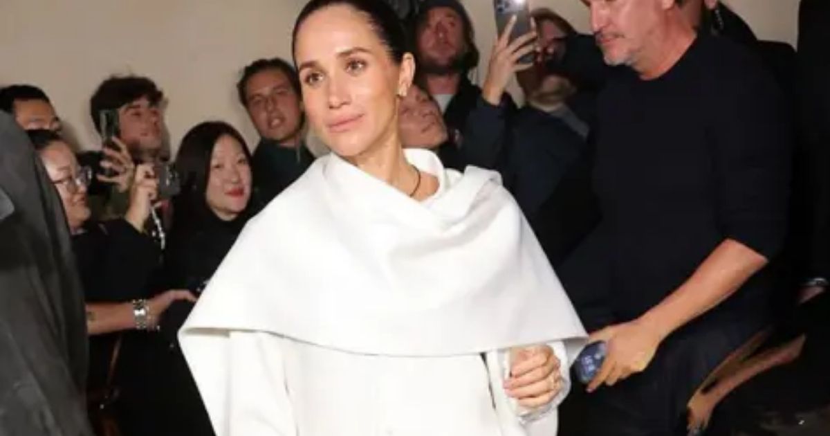 copy of articles thumbnail 1200 x 630 2025 10 14t130002 702.jpg - Meghan Markle invited herself to Paris Fashion Week, Balenciaga designer says