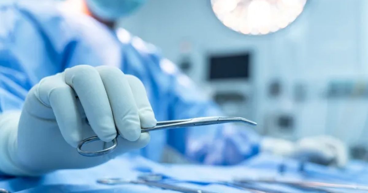 copy of articles thumbnail 1200 x 630 2025 10 16t152404 328.jpg - Brain Surgeon Accused of Letting Her 12-Year-Old Daughter Drill into Patient's Skull During Emergency Surgery
